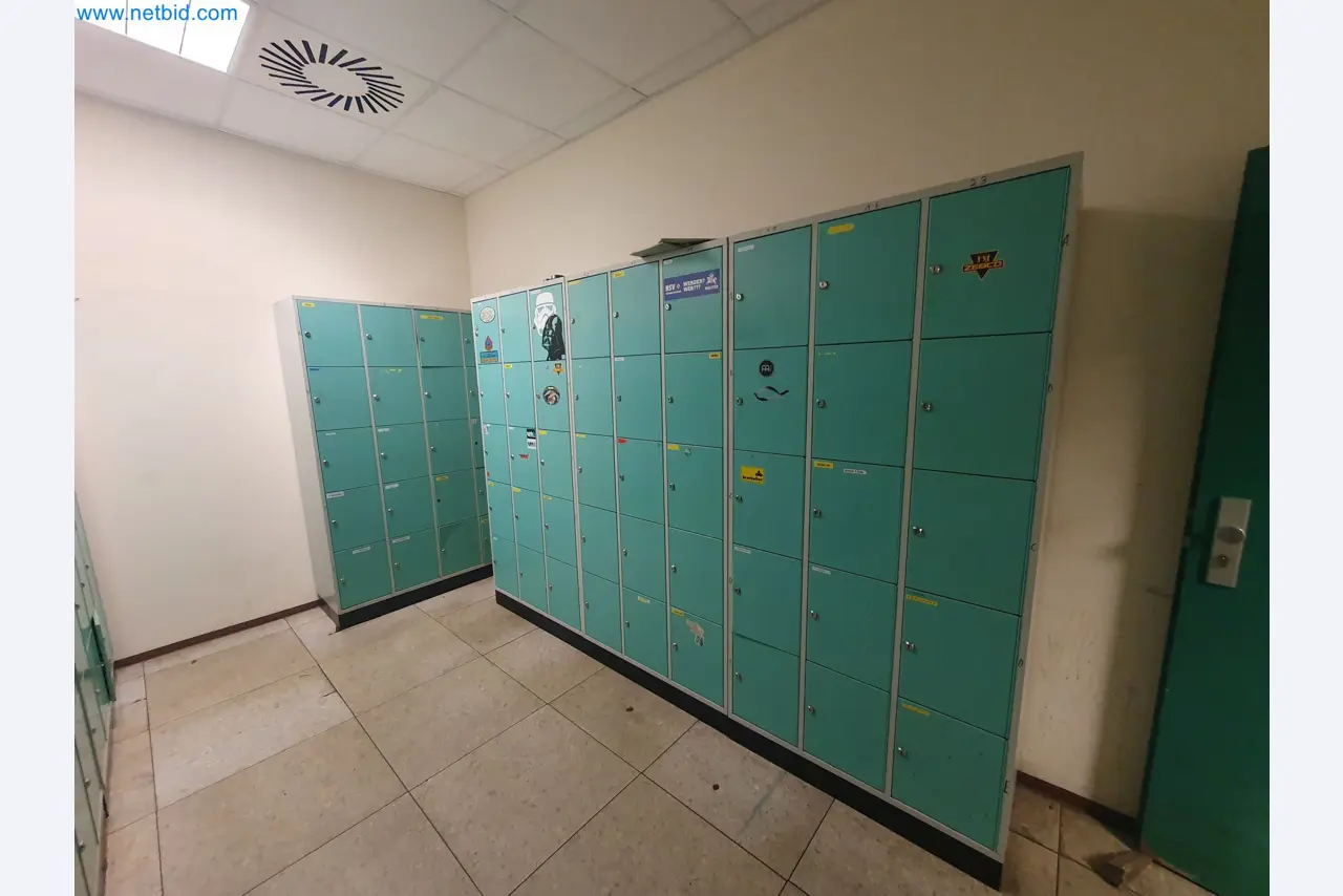 Magazinbestände, Rohöl-/Gas-Öl-/Einsatzpumpen sowie Betriebsausstattung einer Raffinerie-3