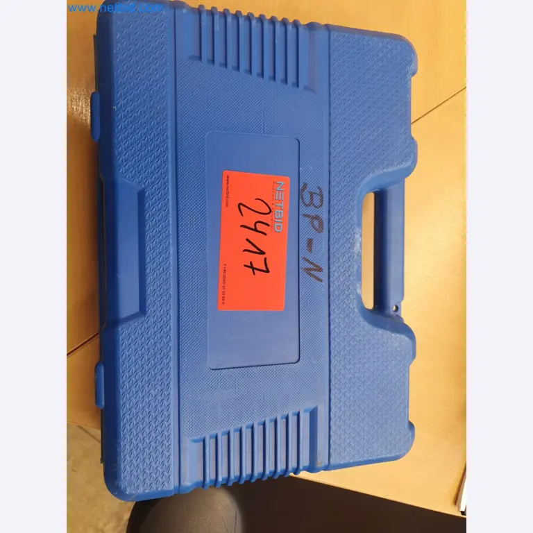 Magazinbestände, Rohöl-/Gas-Öl-/Einsatzpumpen sowie Betriebsausstattung einer Raffinerie-1