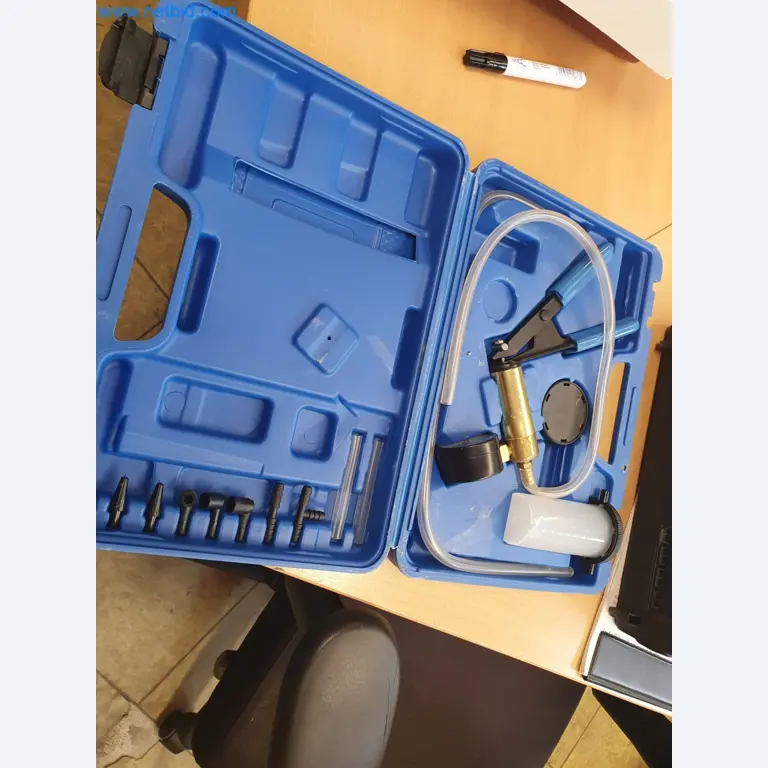 Magazinbestände, Rohöl-/Gas-Öl-/Einsatzpumpen sowie Betriebsausstattung einer Raffinerie-2