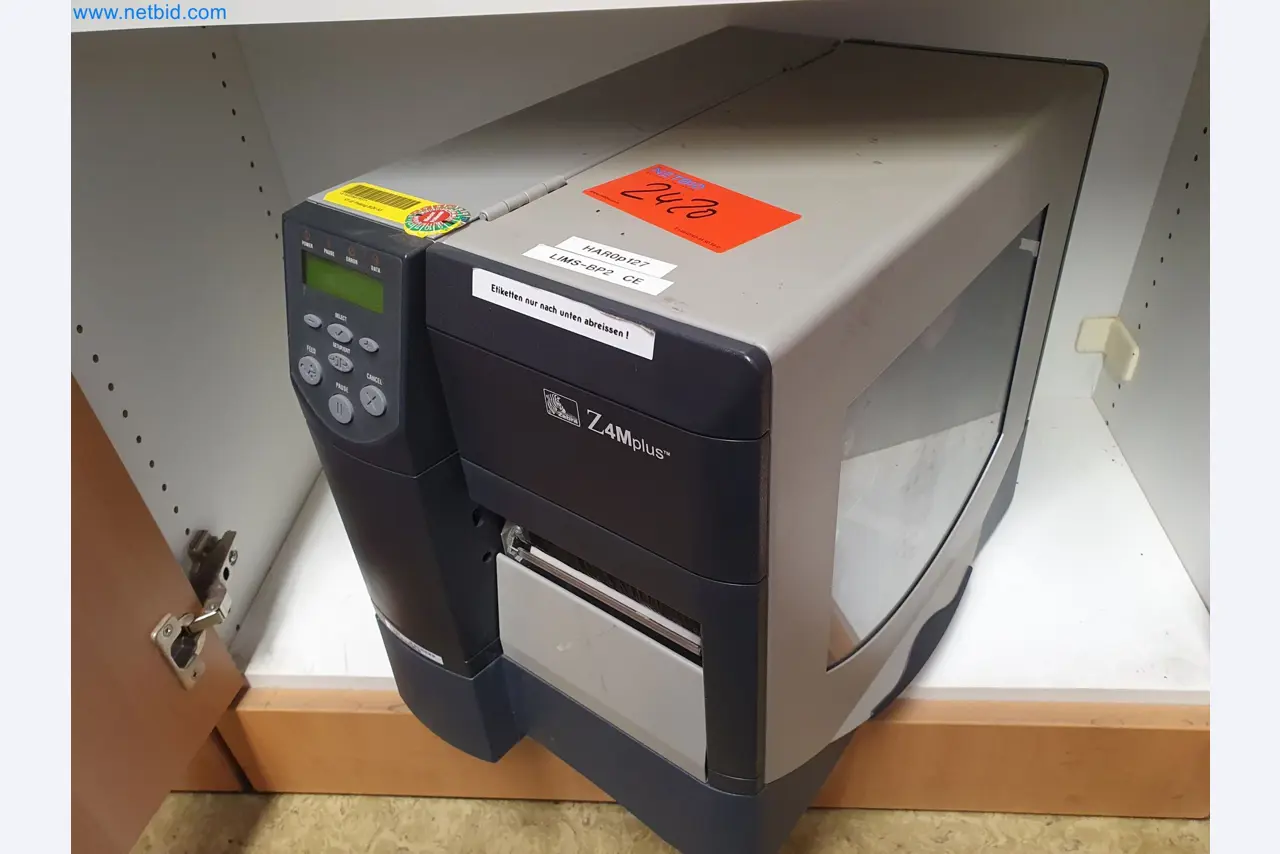 Magazinbestände, Rohöl-/Gas-Öl-/Einsatzpumpen sowie Betriebsausstattung einer Raffinerie-1