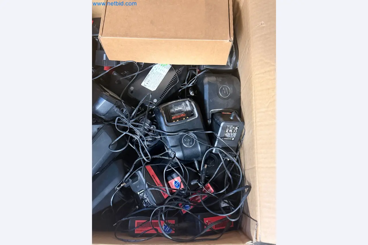 Magazinbestände, Rohöl-/Gas-Öl-/Einsatzpumpen sowie Betriebsausstattung einer Raffinerie-6