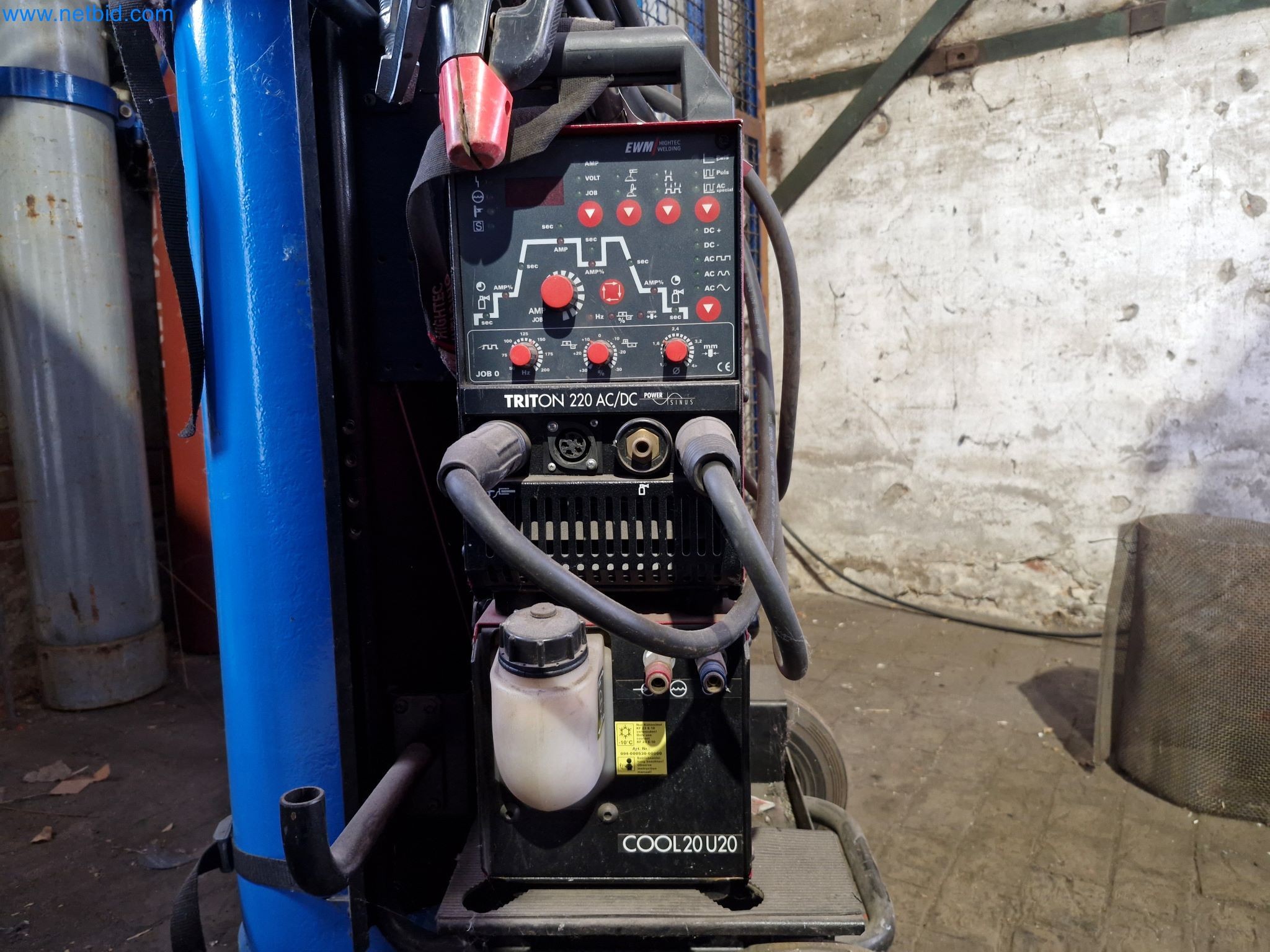 Zakłady produkcji i magazynowania mineralnych produktów olejowych, jak również surowców i produktów gotowych do produkcji smarów.-3