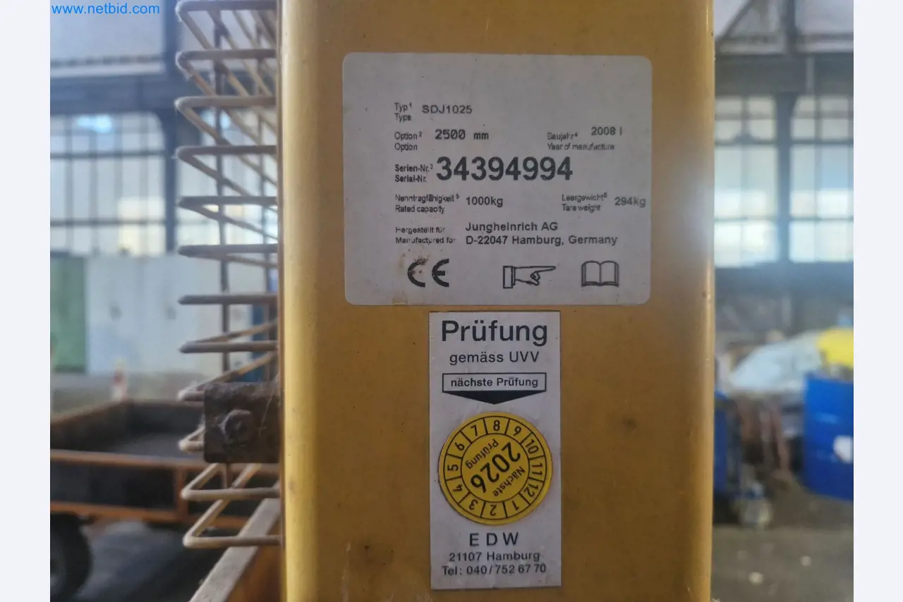 Plants for the production and storage of mineral oil products as well as input and finished products for the production of lubricants-3