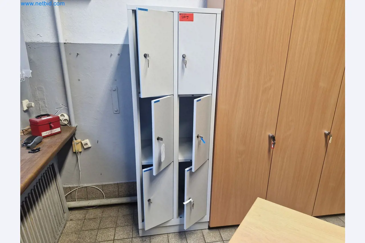 Plants for the production and storage of mineral oil products as well as input and finished products for the production of lubricants-1