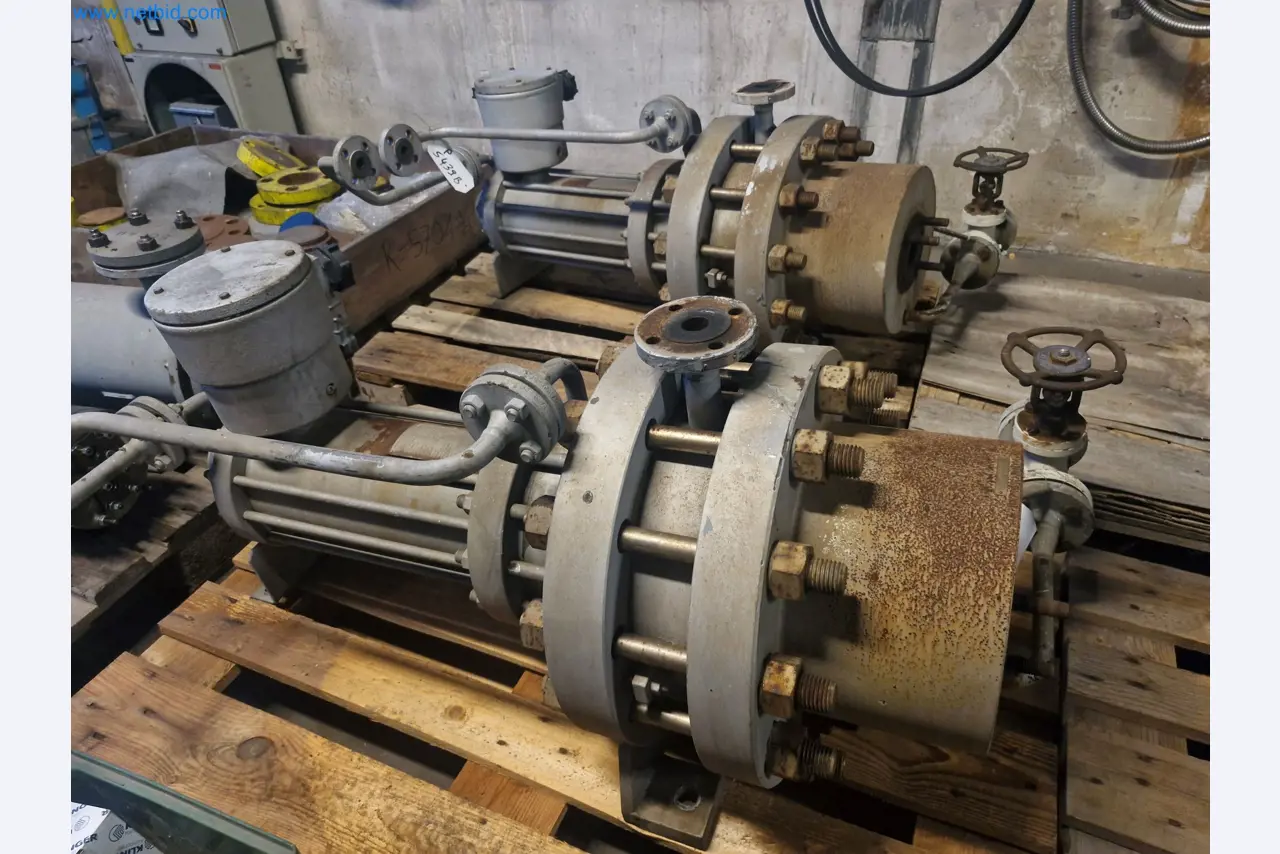 Plants for the production and storage of mineral oil products as well as input and finished products for the production of lubricants-1