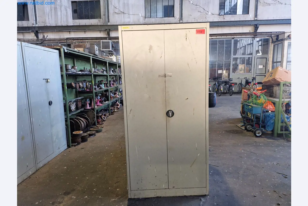 Plants for the production and storage of mineral oil products as well as input and finished products for the production of lubricants-4