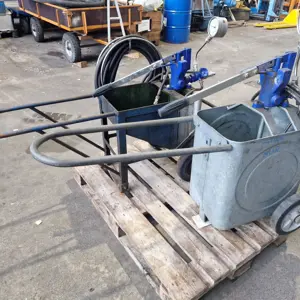 2 Črpalke z ročnim vzvodom