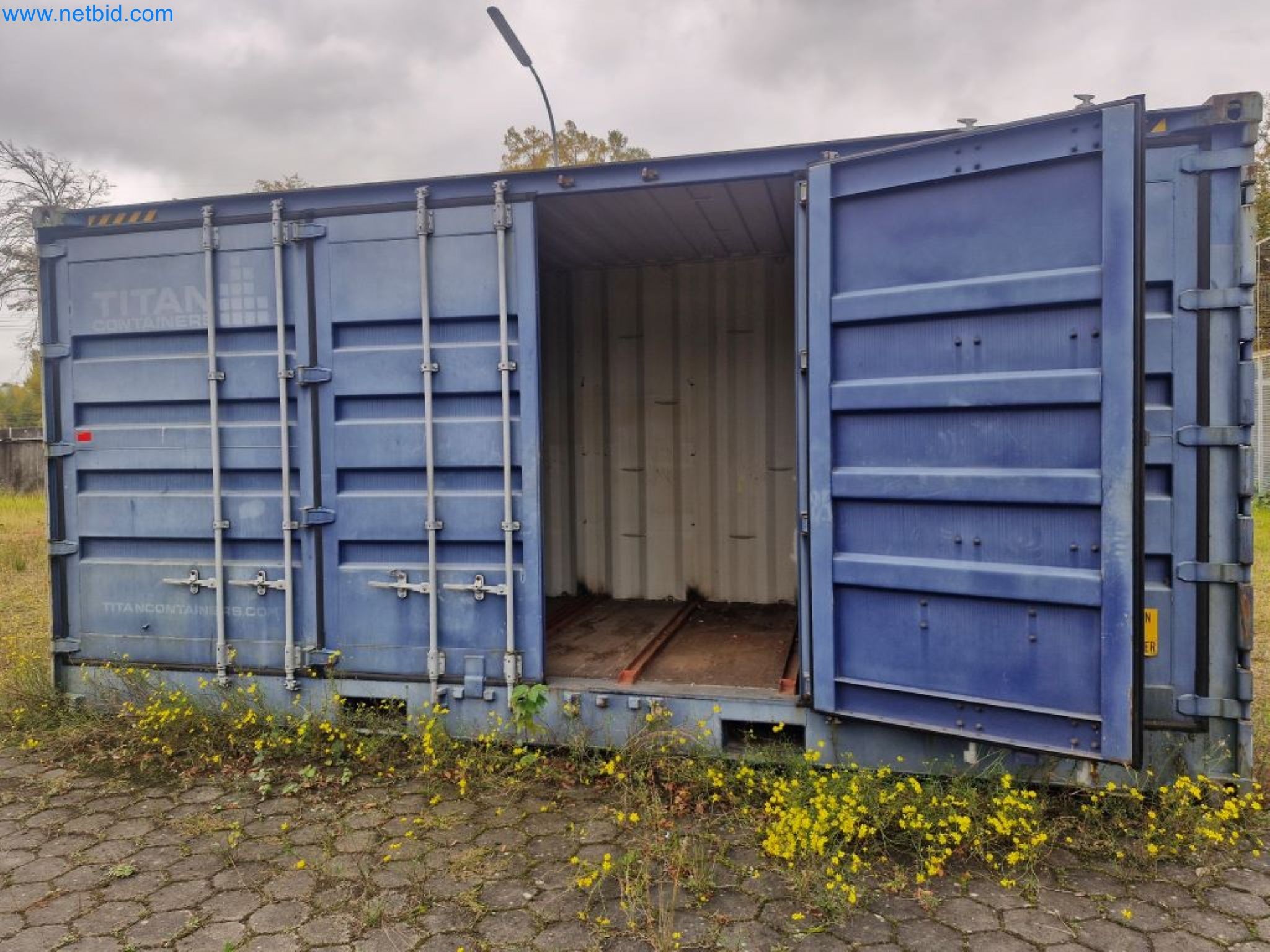 Zakłady produkcji i magazynowania mineralnych produktów olejowych, jak również surowców i produktów gotowych do produkcji smarów.-1