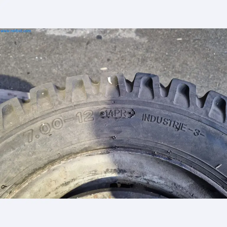 Magazinbestände, Rohöl-/Gas-Öl-/Einsatzpumpen sowie Betriebsausstattung einer Raffinerie-2