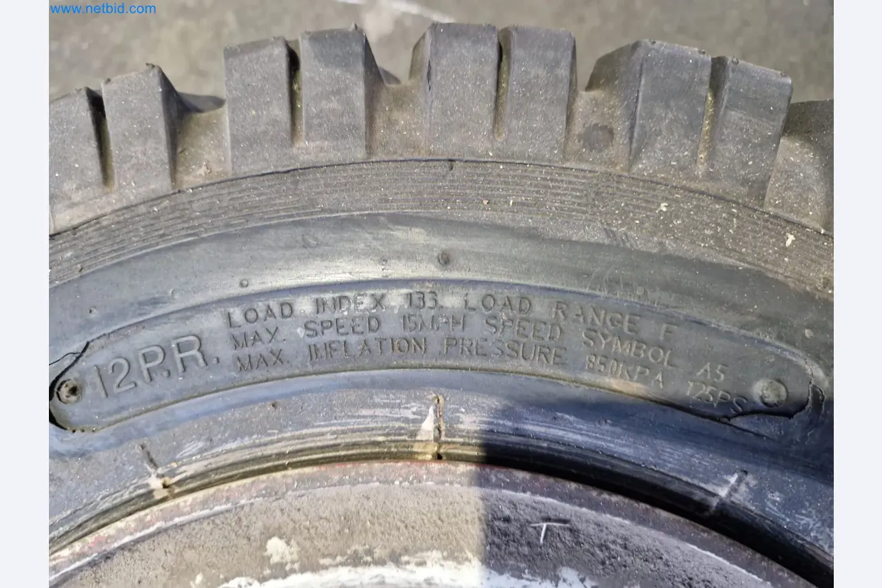 Magazinbestände, Rohöl-/Gas-Öl-/Einsatzpumpen sowie Betriebsausstattung einer Raffinerie-3