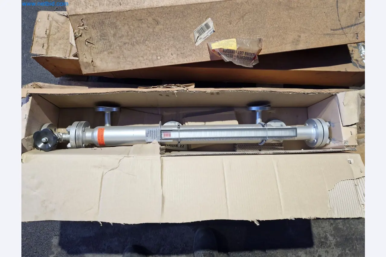 Magazinbestände, Rohöl-/Gas-Öl-/Einsatzpumpen sowie Betriebsausstattung einer Raffinerie-1