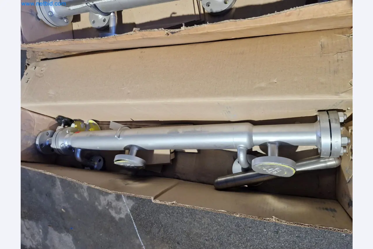 Magazinbestände, Rohöl-/Gas-Öl-/Einsatzpumpen sowie Betriebsausstattung einer Raffinerie-2