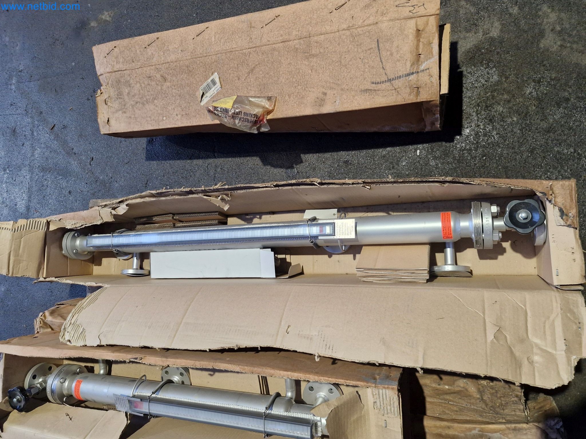 Magazinbestände, Rohöl-/Gas-Öl-/Einsatzpumpen sowie Betriebsausstattung einer Raffinerie-3