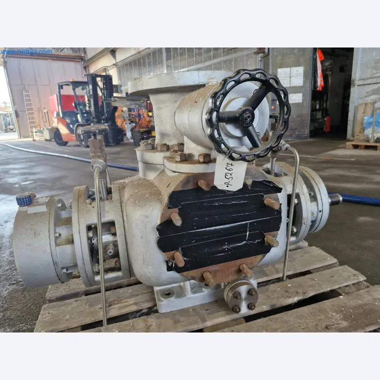 Magazinbestände, Rohöl-/Gas-Öl-/Einsatzpumpen sowie Betriebsausstattung einer Raffinerie-2