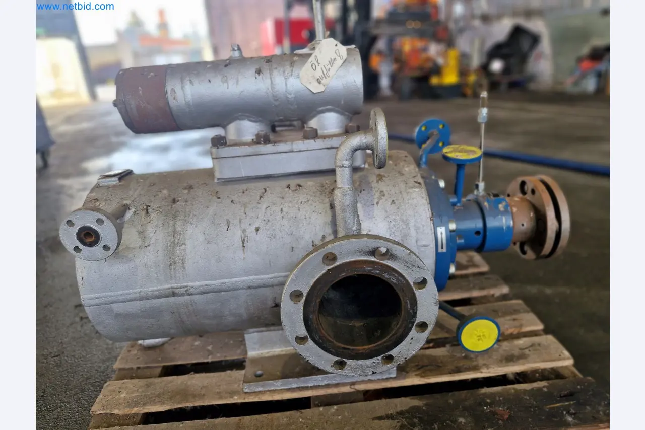 Magazinbestände, Rohöl-/Gas-Öl-/Einsatzpumpen sowie Betriebsausstattung einer Raffinerie-2