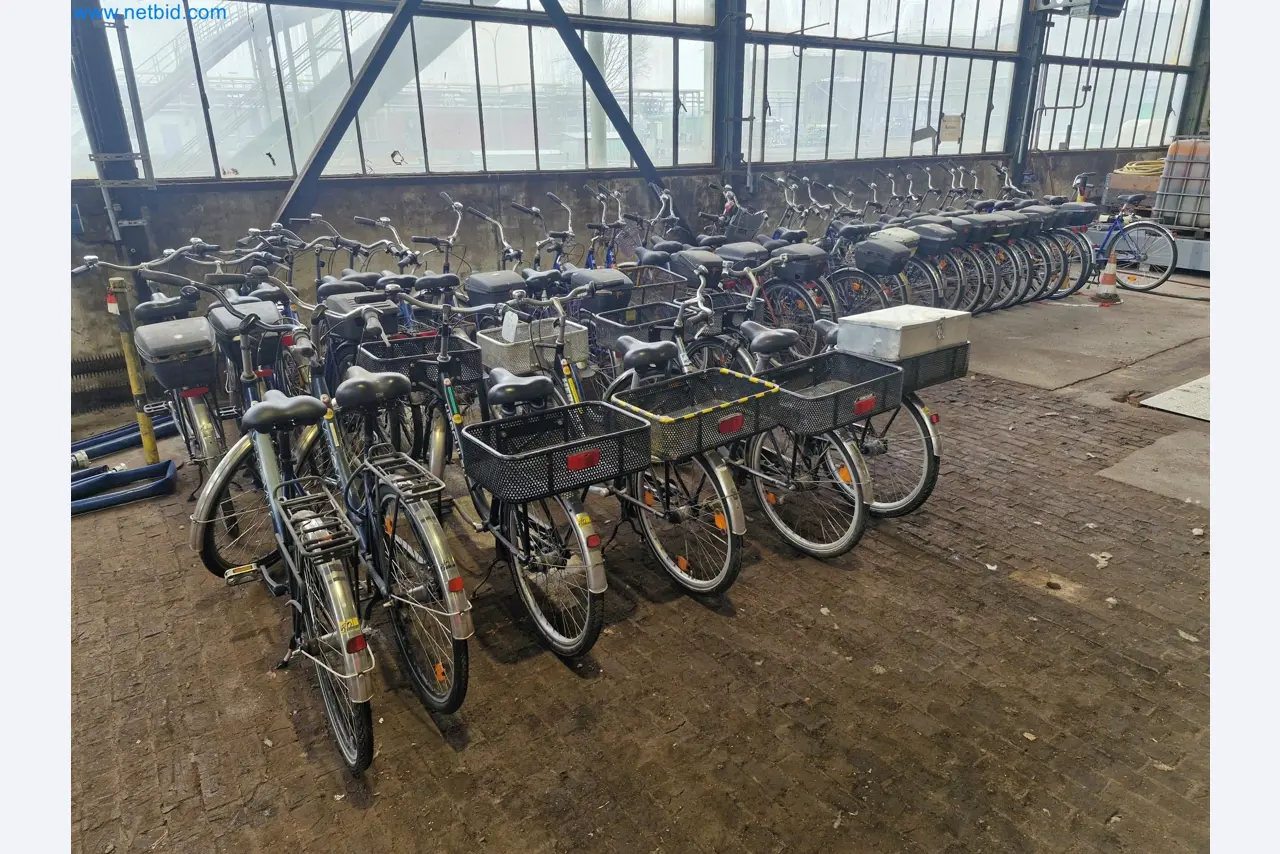 Magazinbestände, Rohöl-/Gas-Öl-/Einsatzpumpen sowie Betriebsausstattung einer Raffinerie-1