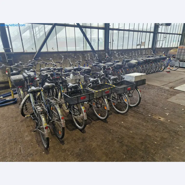 Magazinbestände, Rohöl-/Gas-Öl-/Einsatzpumpen sowie Betriebsausstattung einer Raffinerie-1