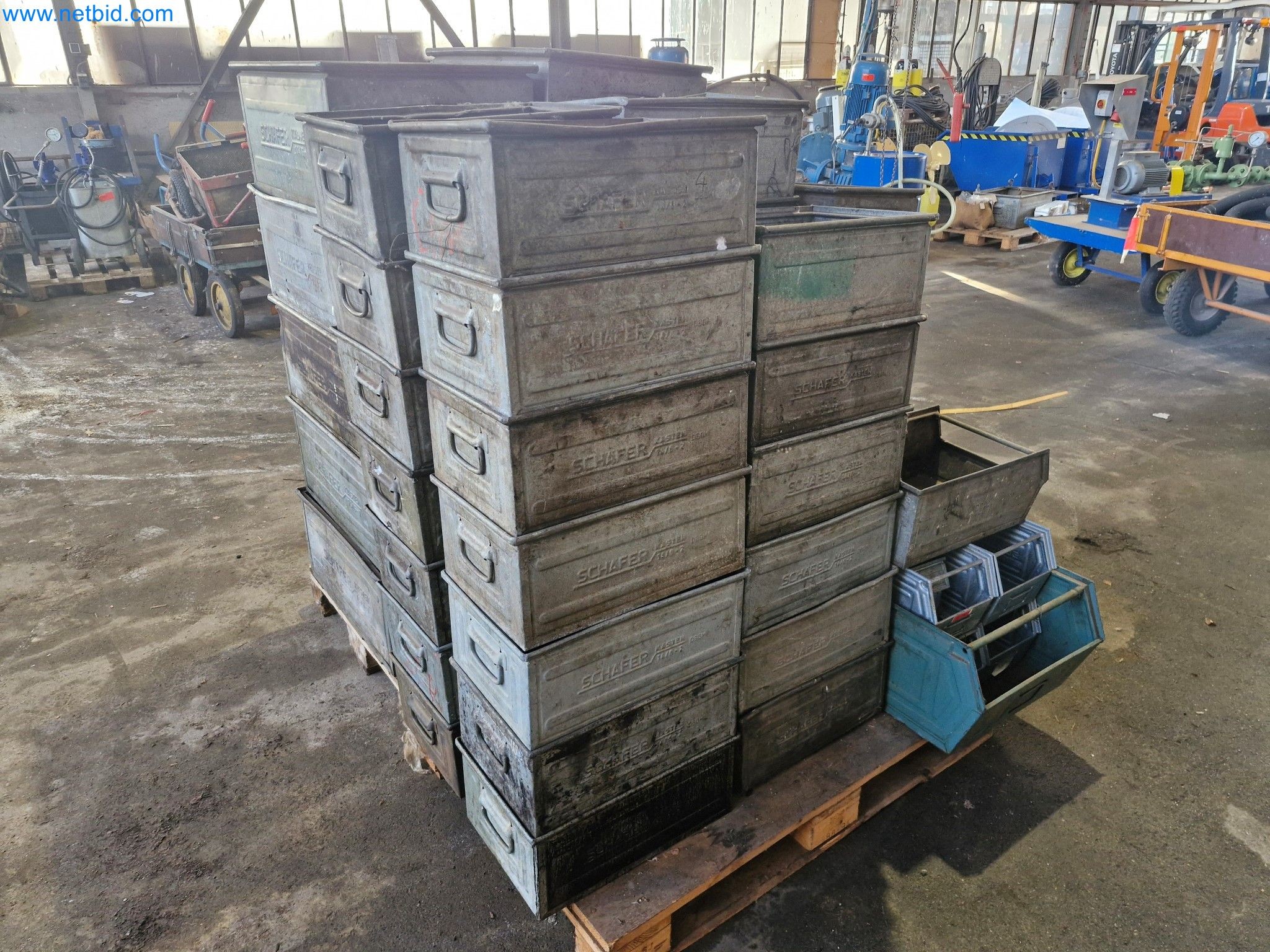 Magazinbestände, Rohöl-/Gas-Öl-/Einsatzpumpen sowie Betriebsausstattung einer Raffinerie-2