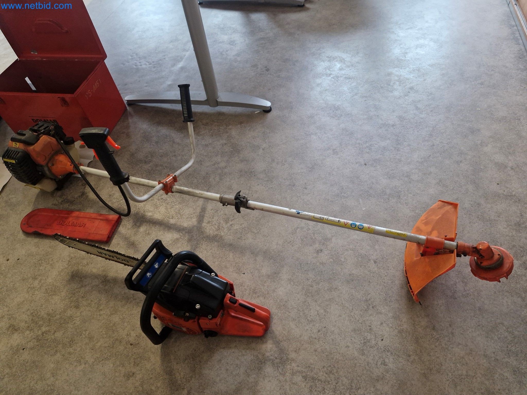 Magazinbestände, Rohöl-/Gas-Öl-/Einsatzpumpen sowie Betriebsausstattung einer Raffinerie-1