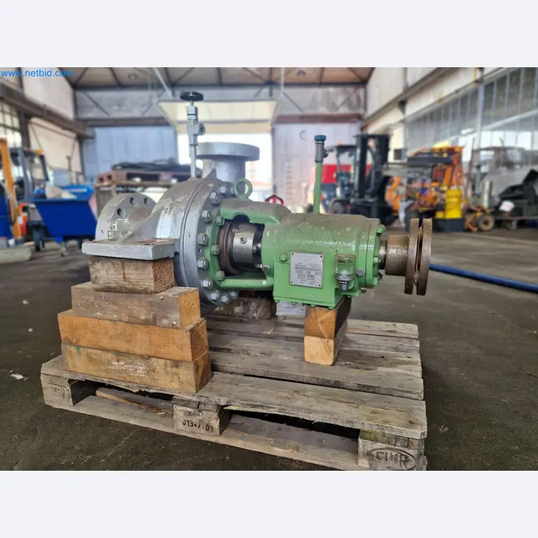 Magazinbestände, Rohöl-/Gas-Öl-/Einsatzpumpen sowie Betriebsausstattung einer Raffinerie-1