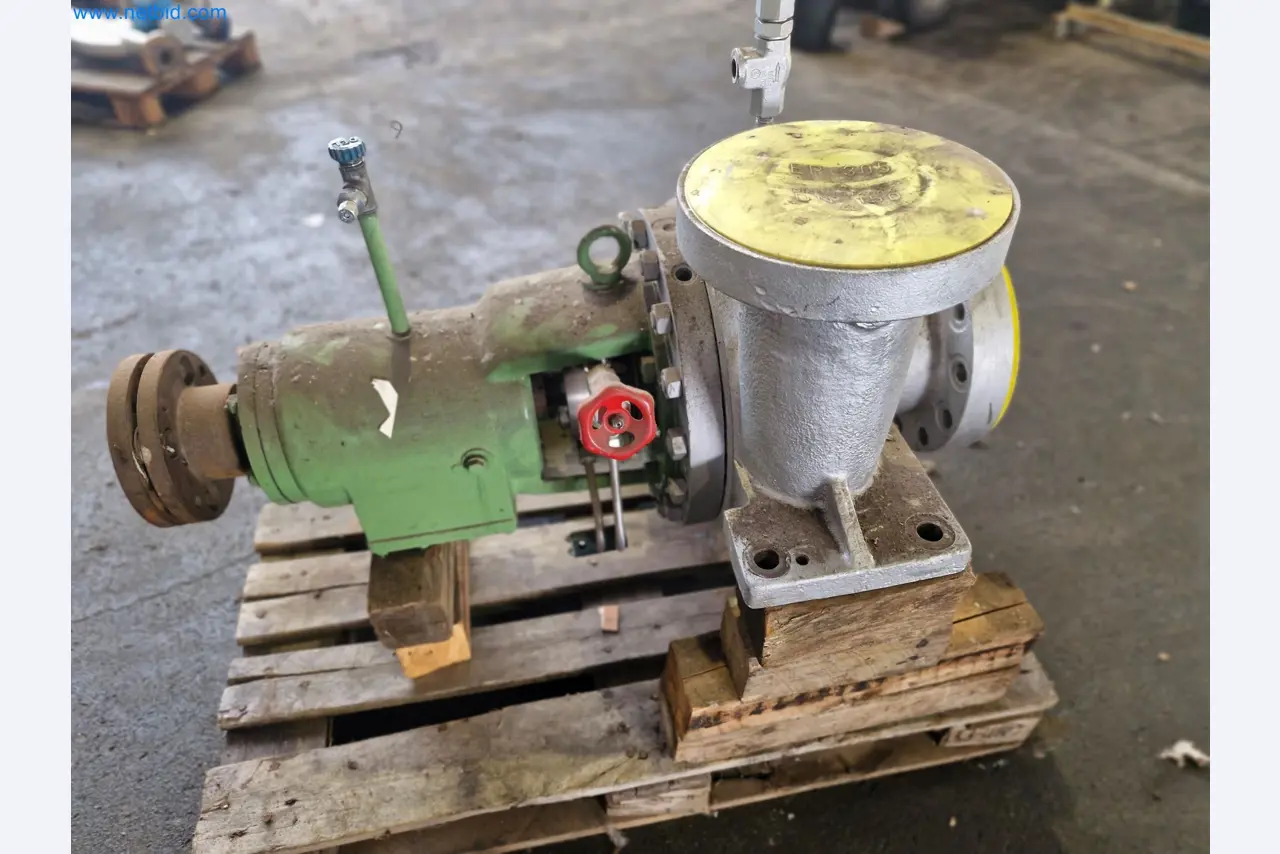 Magazinbestände, Rohöl-/Gas-Öl-/Einsatzpumpen sowie Betriebsausstattung einer Raffinerie-2