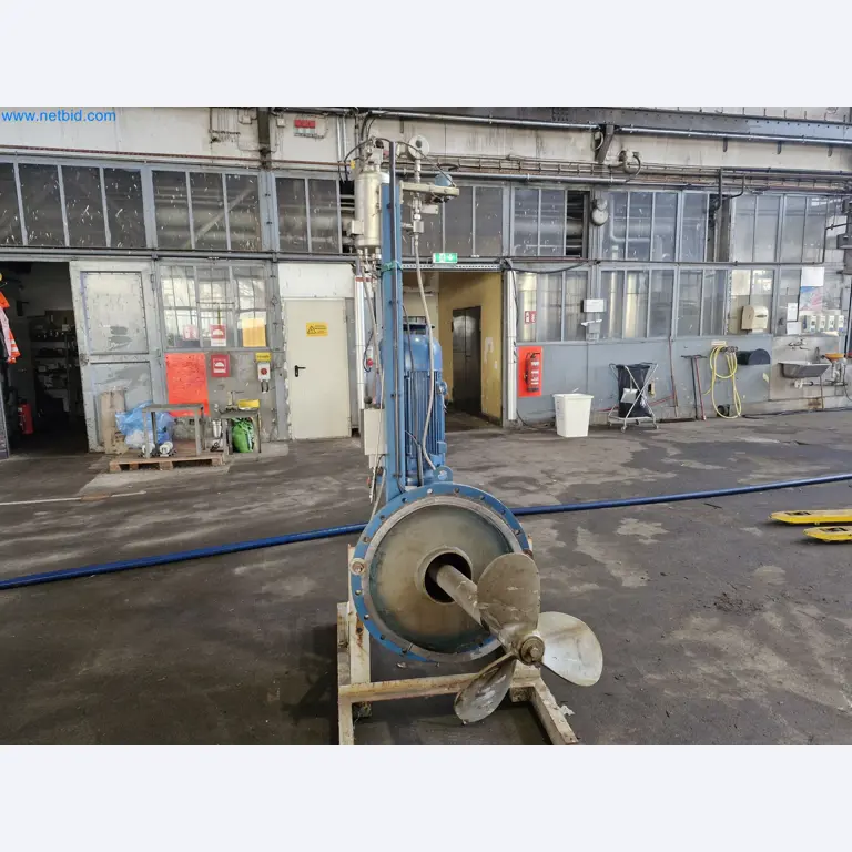 Magazinbestände, Rohöl-/Gas-Öl-/Einsatzpumpen sowie Betriebsausstattung einer Raffinerie-2