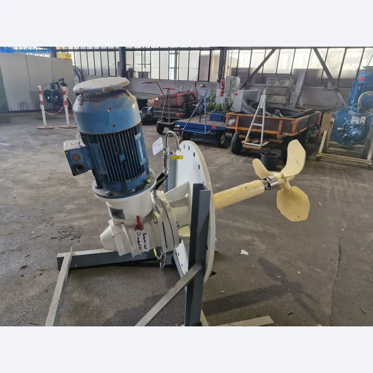 Magazinbestände, Rohöl-/Gas-Öl-/Einsatzpumpen sowie Betriebsausstattung einer Raffinerie-1