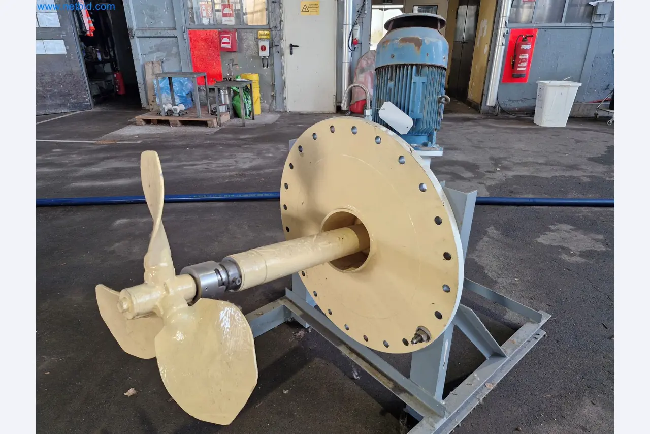 Magazinbestände, Rohöl-/Gas-Öl-/Einsatzpumpen sowie Betriebsausstattung einer Raffinerie-2