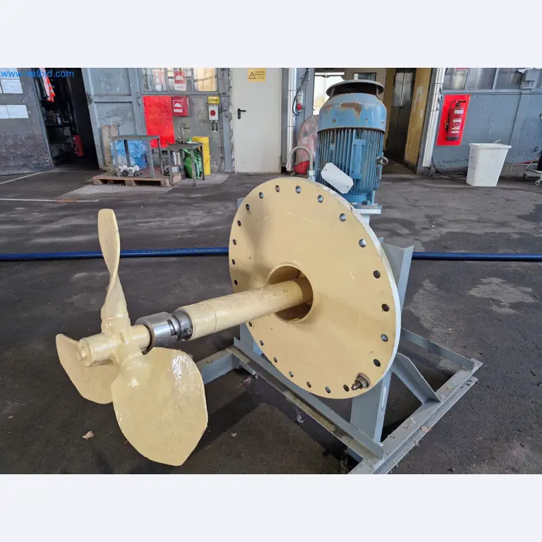 Magazinbestände, Rohöl-/Gas-Öl-/Einsatzpumpen sowie Betriebsausstattung einer Raffinerie-2