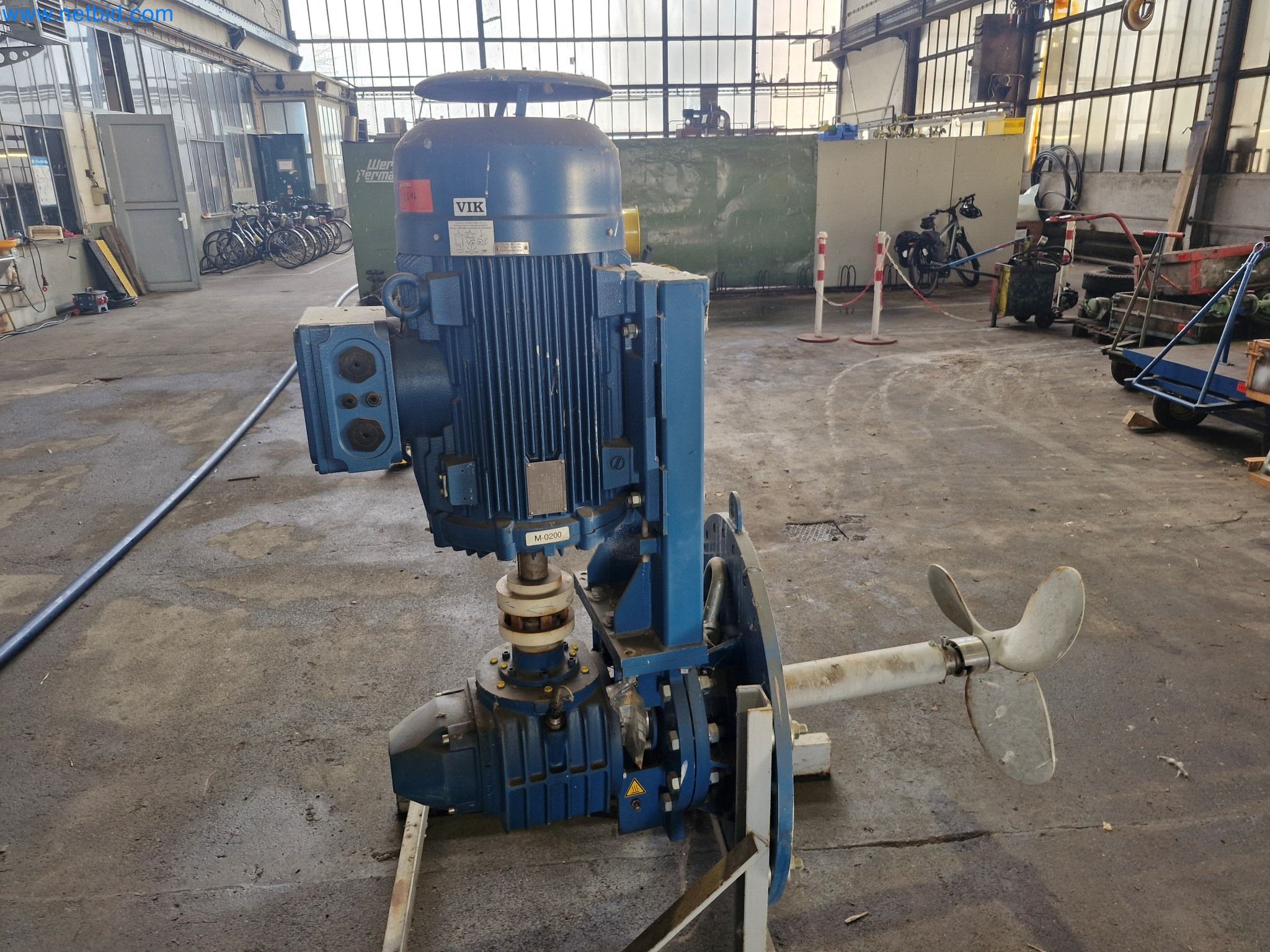 Magazinbestände, Rohöl-/Gas-Öl-/Einsatzpumpen sowie Betriebsausstattung einer Raffinerie-1