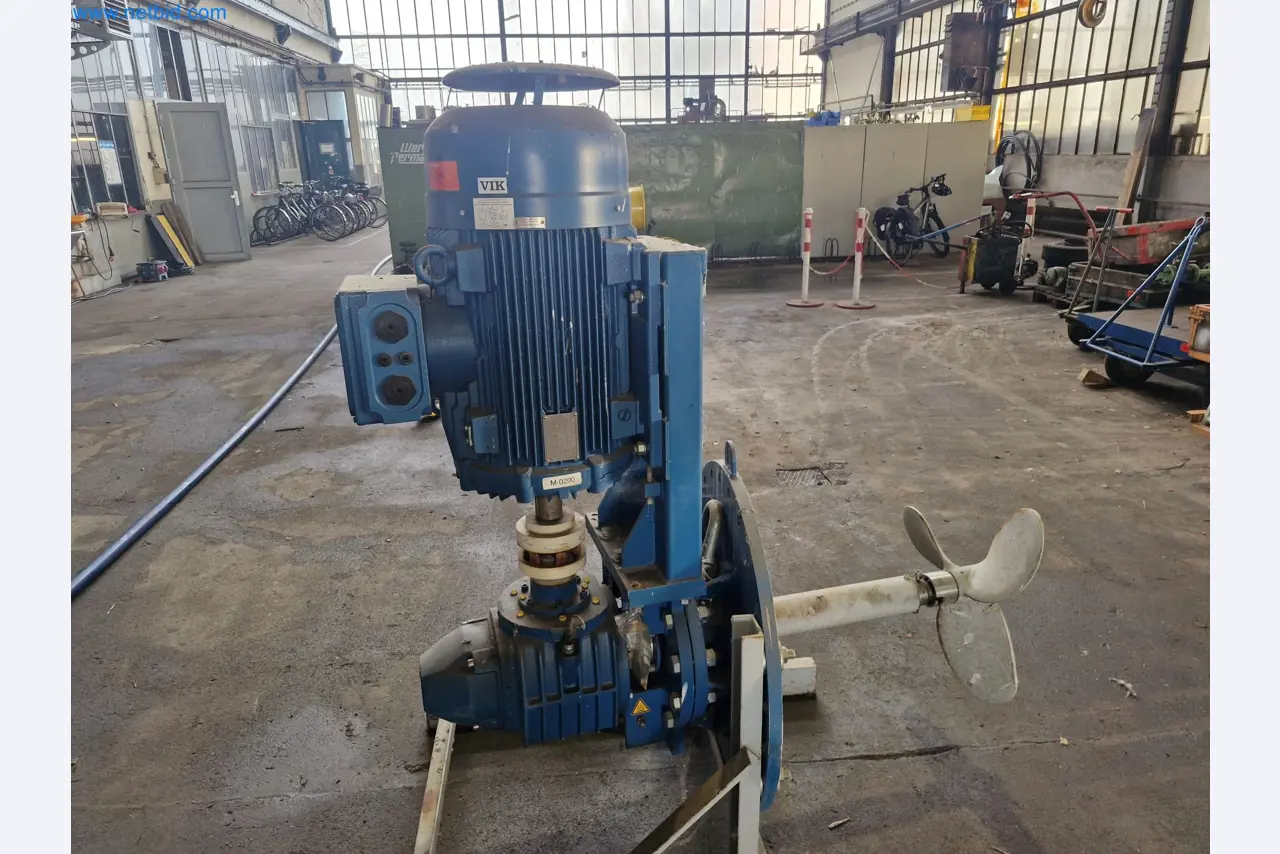 Magazinbestände, Rohöl-/Gas-Öl-/Einsatzpumpen sowie Betriebsausstattung einer Raffinerie-1