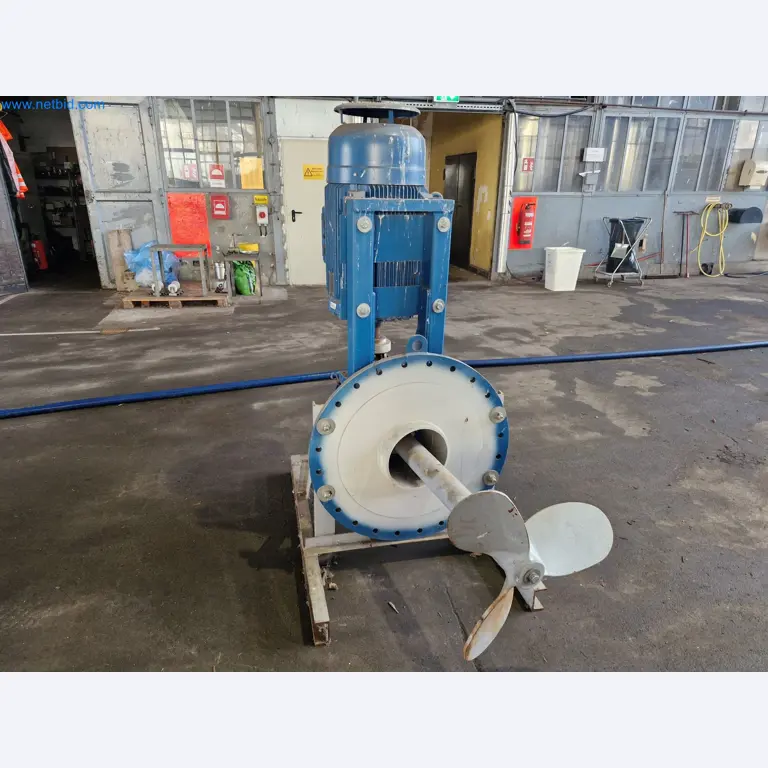 Magazinbestände, Rohöl-/Gas-Öl-/Einsatzpumpen sowie Betriebsausstattung einer Raffinerie-2