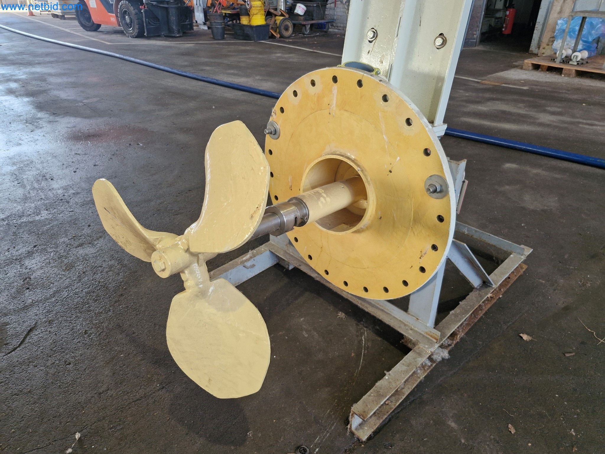 Magazinbestände, Rohöl-/Gas-Öl-/Einsatzpumpen sowie Betriebsausstattung einer Raffinerie-2