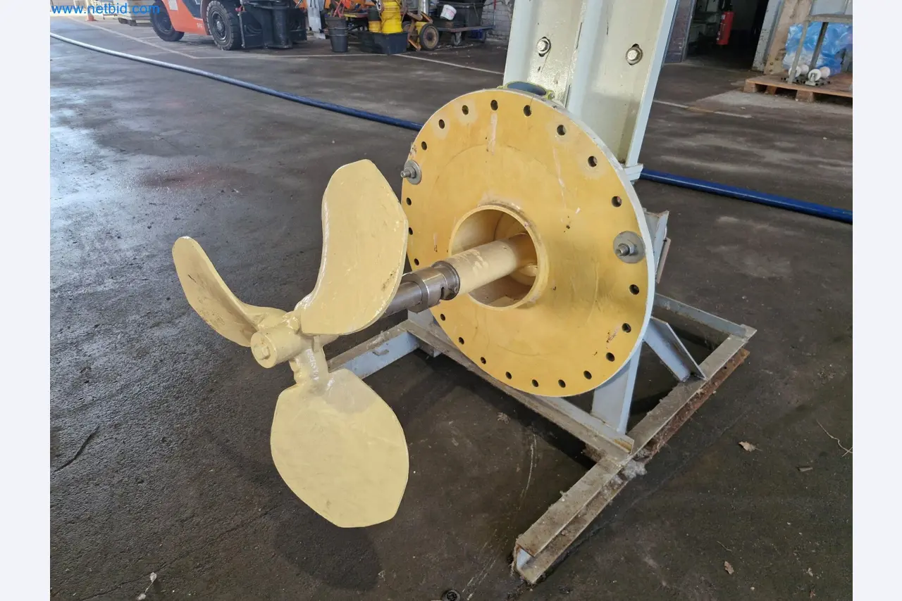 Magazinbestände, Rohöl-/Gas-Öl-/Einsatzpumpen sowie Betriebsausstattung einer Raffinerie-2