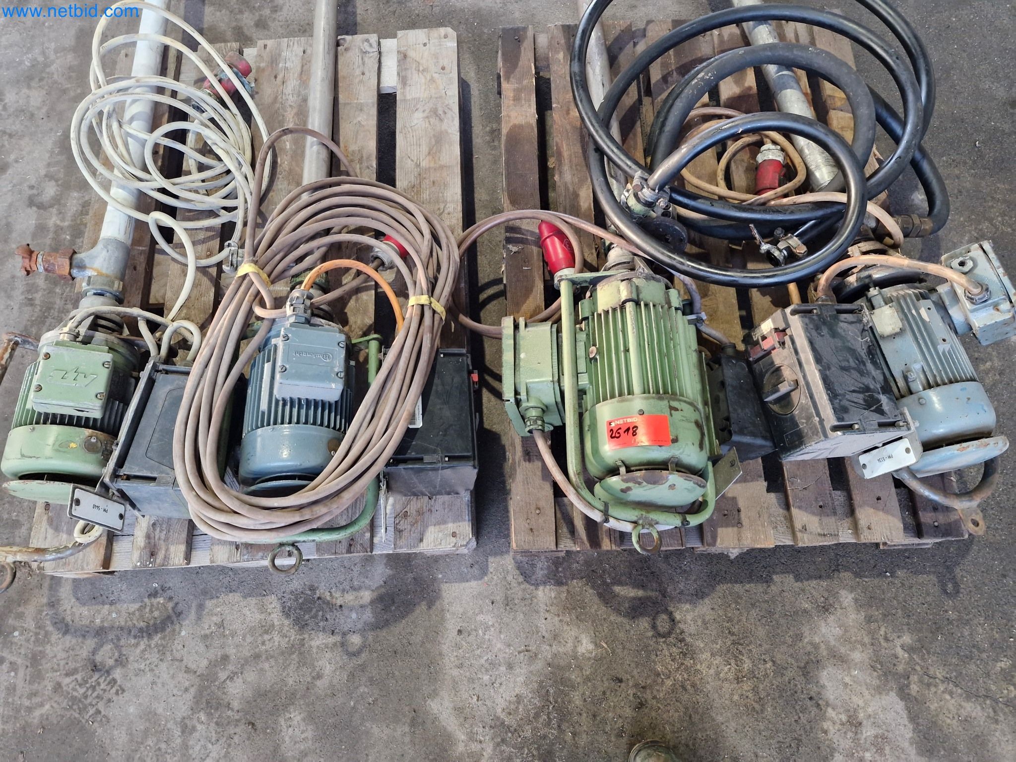 Magazinbestände, Rohöl-/Gas-Öl-/Einsatzpumpen sowie Betriebsausstattung einer Raffinerie-2