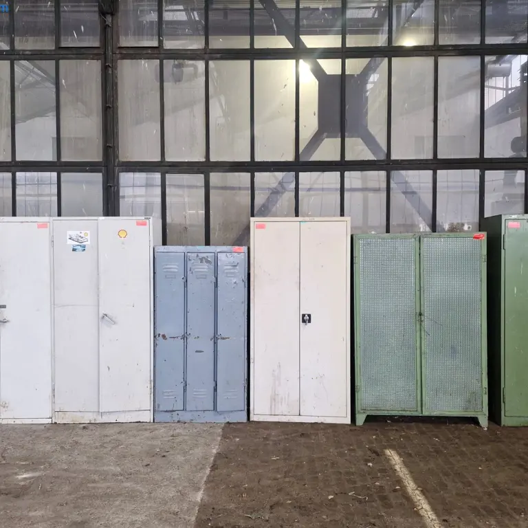 13 Werkzeugschränke