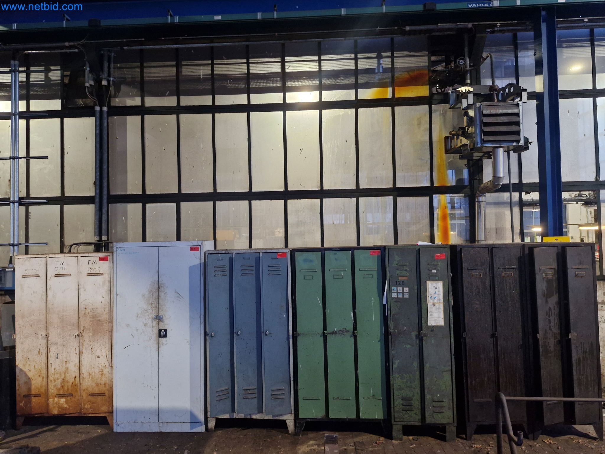 Magazinbestände, Rohöl-/Gas-Öl-/Einsatzpumpen sowie Betriebsausstattung einer Raffinerie-1