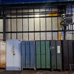 12 Werkzeugschränke