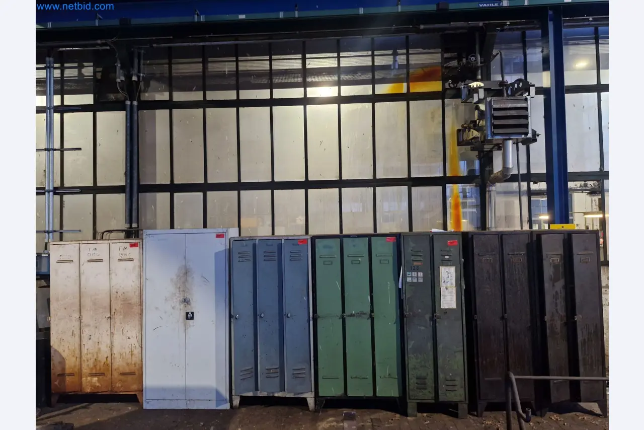 Magazinbestände, Rohöl-/Gas-Öl-/Einsatzpumpen sowie Betriebsausstattung einer Raffinerie-1