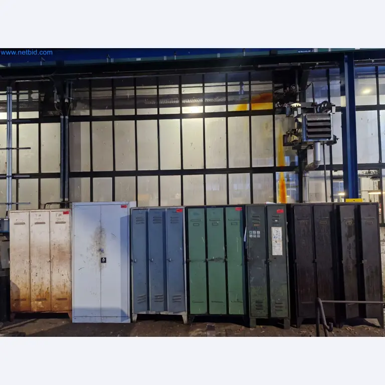 Magazinbestände, Rohöl-/Gas-Öl-/Einsatzpumpen sowie Betriebsausstattung einer Raffinerie-1