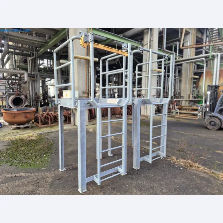 Magazine stocks, crude oil/gas/oil pumps and operating equipment of a refinery-1