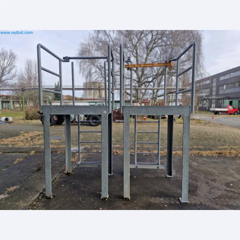 Magazine stocks, crude oil/gas/oil pumps and operating equipment of a refinery-2