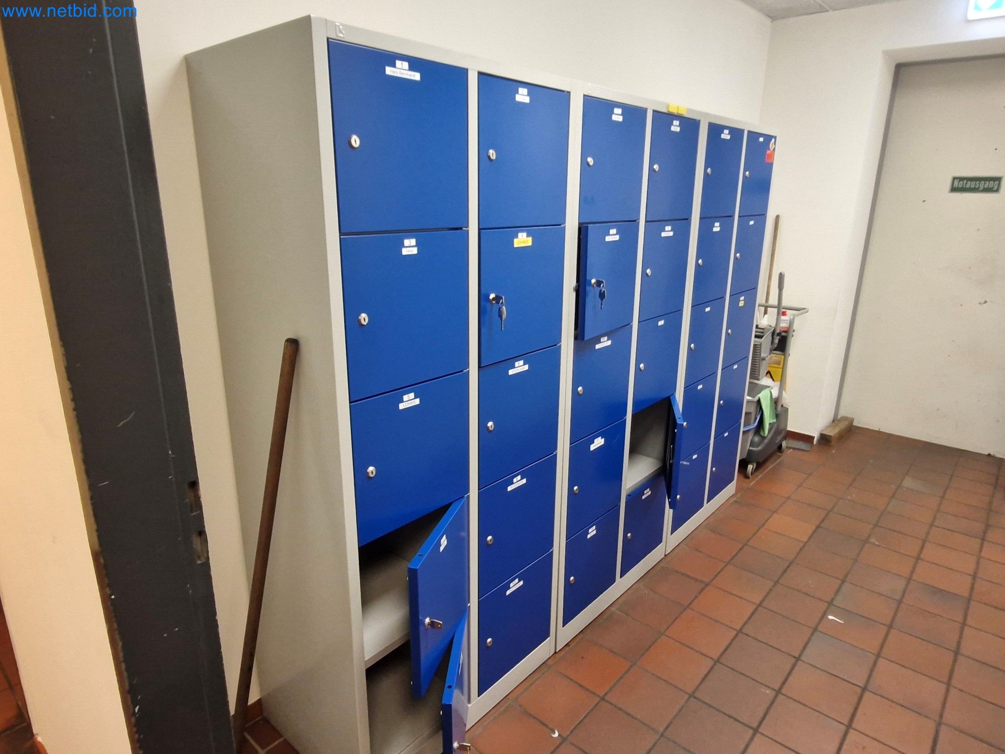 Magazine stocks, crude oil/gas/oil pumps and operating equipment of a refinery-1