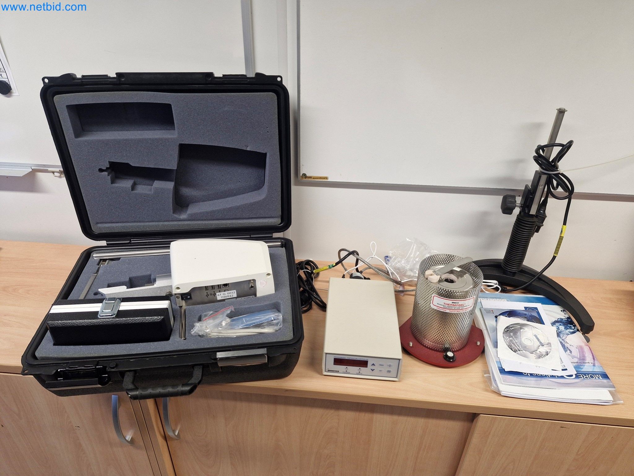 Magazine stocks, crude oil/gas/oil pumps and operating equipment of a refinery-1