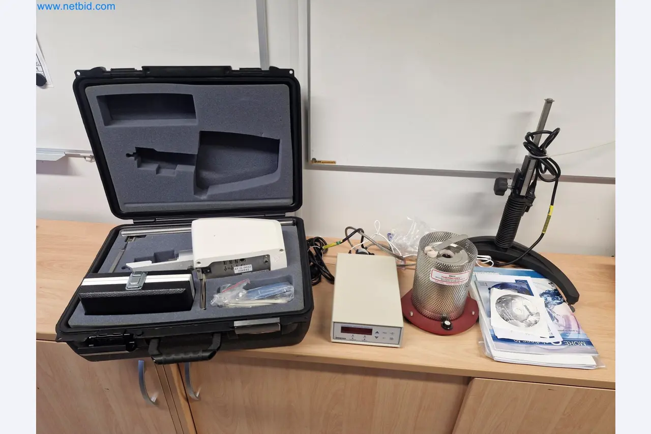 Magazine stocks, crude oil/gas/oil pumps and operating equipment of a refinery-1