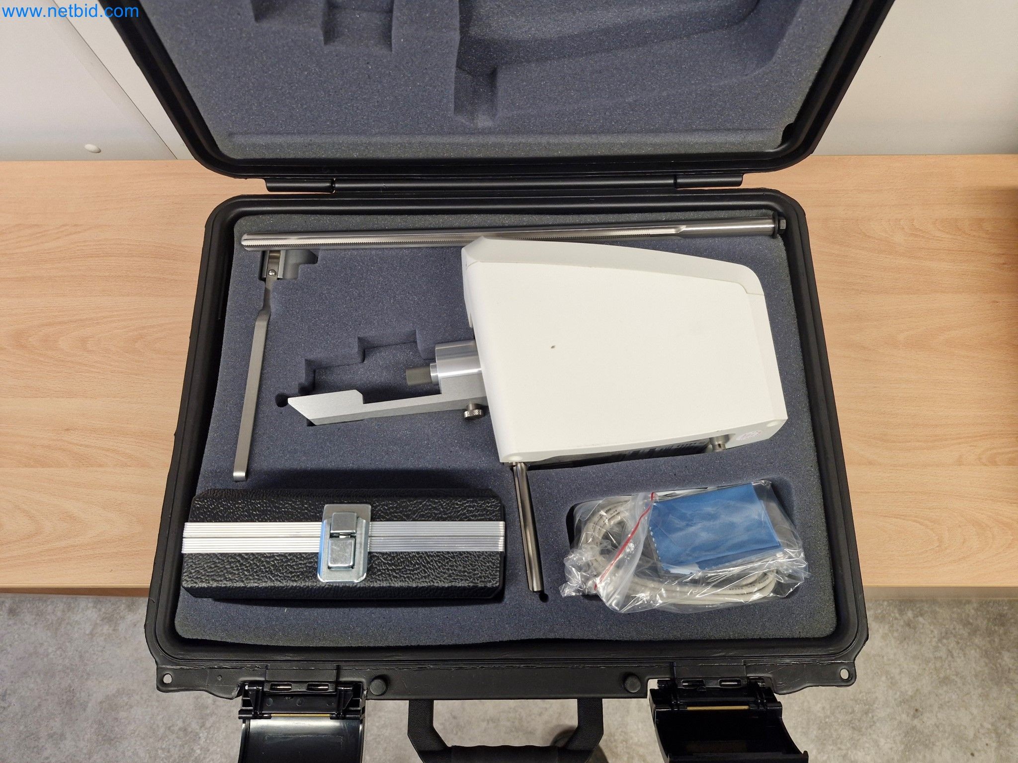 Magazine stocks, crude oil/gas/oil pumps and operating equipment of a refinery-2