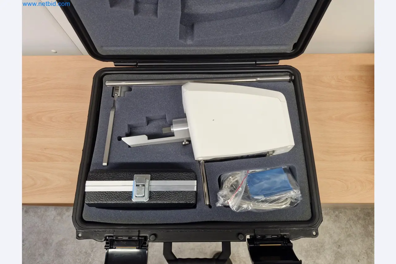 Magazine stocks, crude oil/gas/oil pumps and operating equipment of a refinery-2