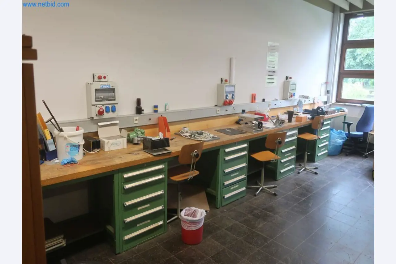 Závody na výrobu a skladování produktů z minerálních olejů, jakož i vstupů a hotových výrobků pro výrobu maziv.-1