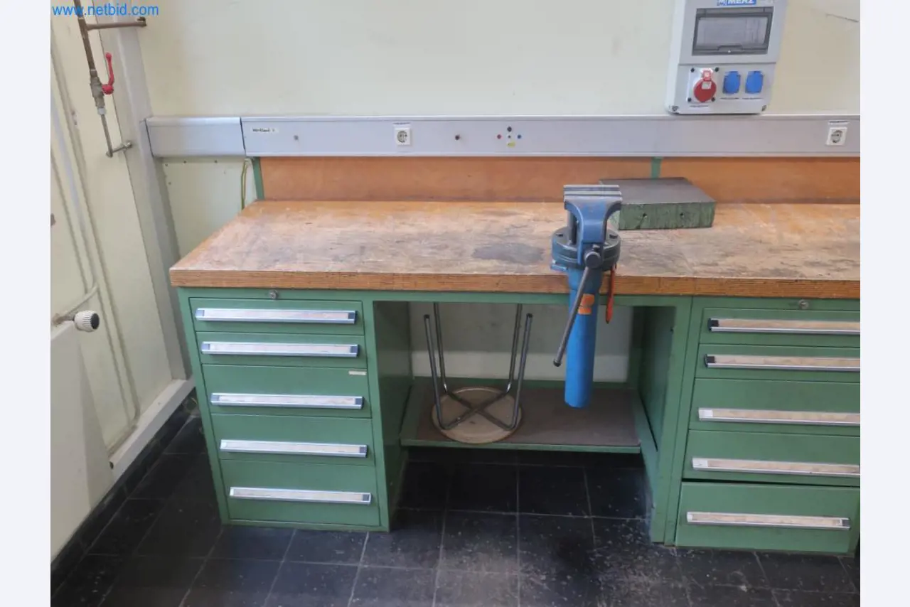 Závody na výrobu a skladování produktů z minerálních olejů, jakož i vstupů a hotových výrobků pro výrobu maziv.-4