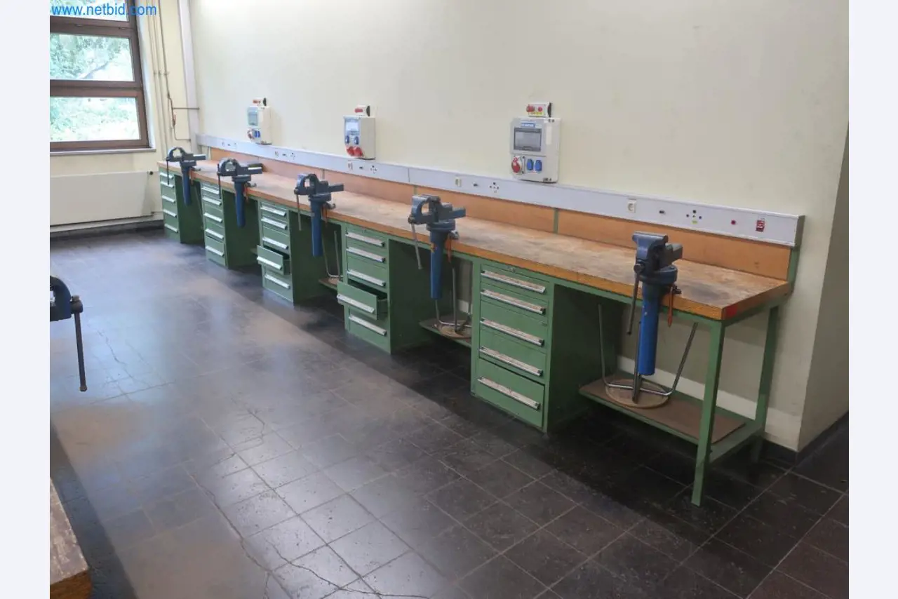 Závody na výrobu a skladování produktů z minerálních olejů, jakož i vstupů a hotových výrobků pro výrobu maziv.-1